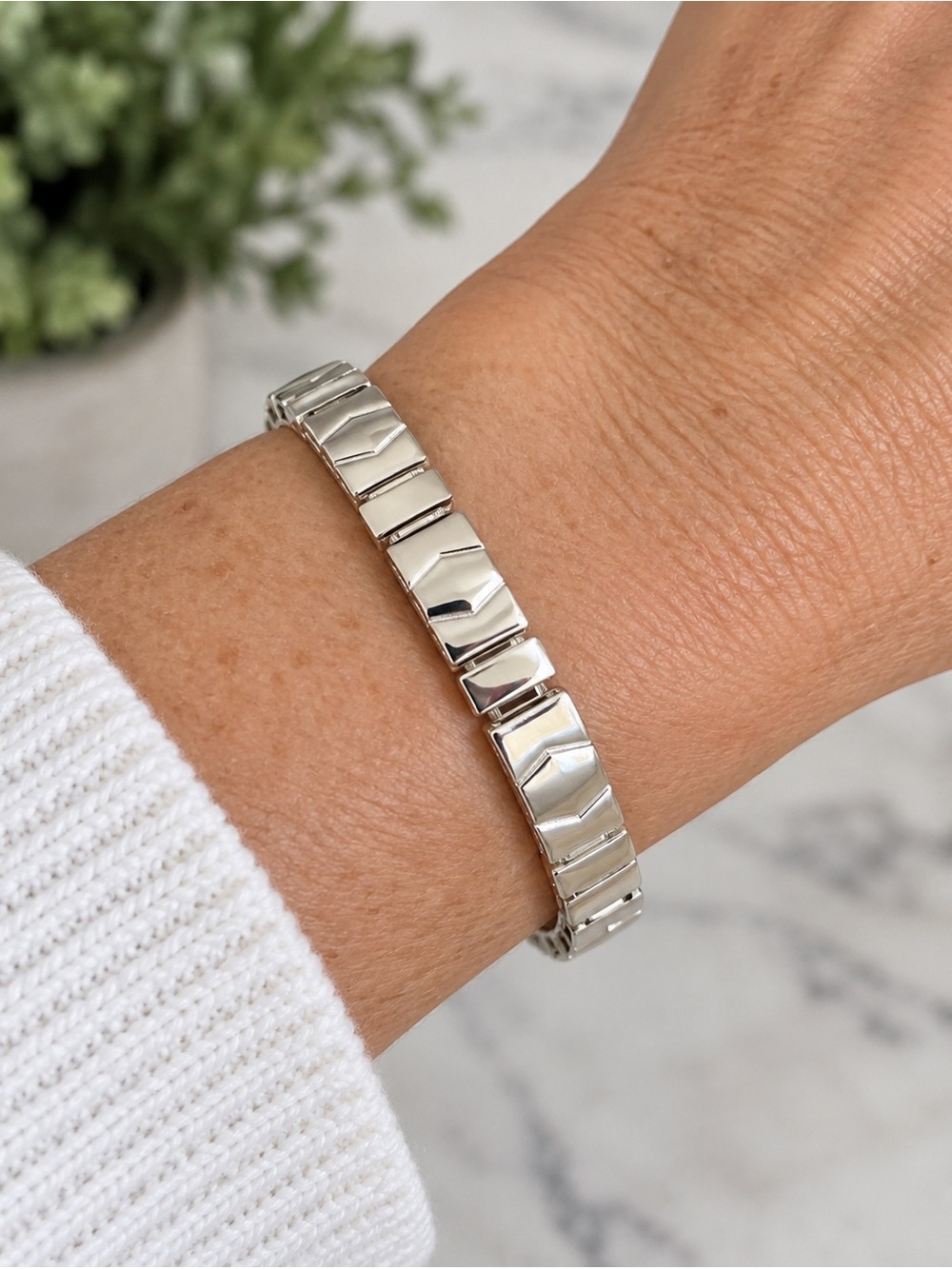 Silver Tone Stretch Bracelet Geometric Link Modern Minimalist Jewelry New